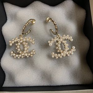 💯 authentic Chanel Earrings